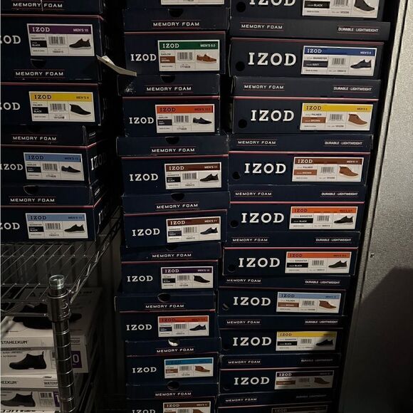 IZOD Men's Palmer Chukka Boot - Picture 3 of 5